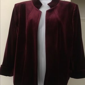 Tahari Blazer 14